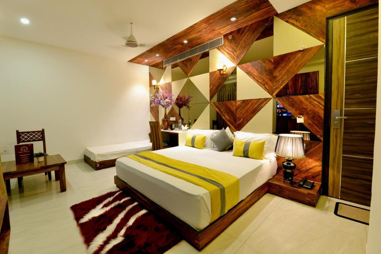 Hotel The Yellow Nayagaon Extérieur photo