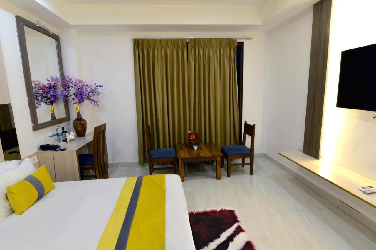 Hotel The Yellow Nayagaon Extérieur photo